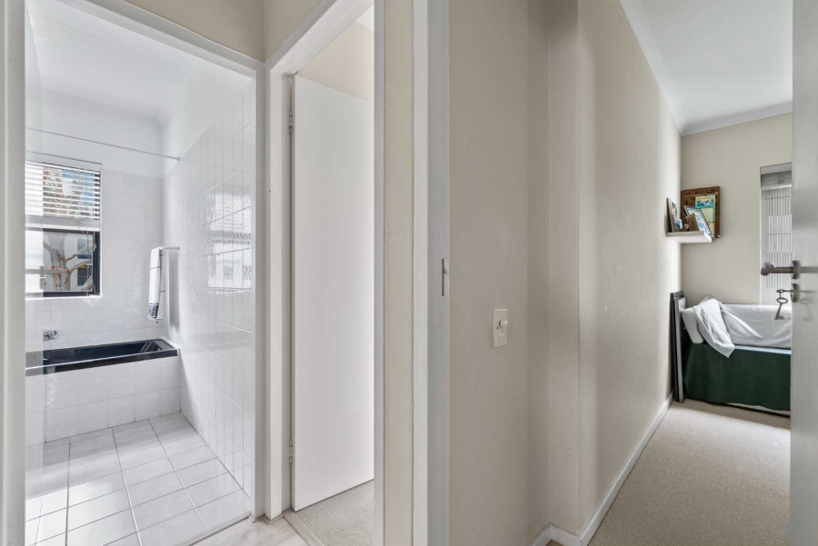 3 Bedroom Property for Sale in Sea Point Western Cape